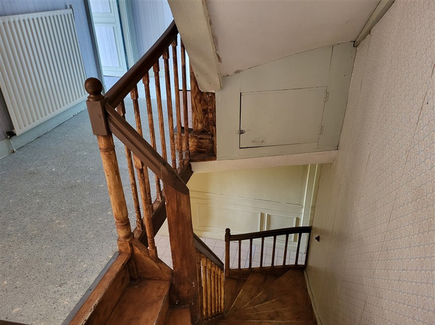 SOLD THROUGH OUR AGENCY 17383