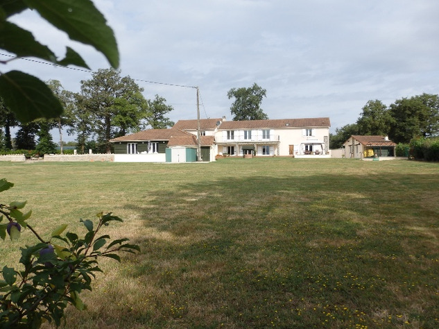 Pristine 6 Bedroom 4 with En-Suites; Home with Indoor Swimming Pool 18134