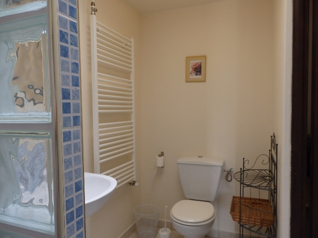 Pristine 6 Bedroom 4 with En-Suites; Home with Indoor Swimming Pool 18162