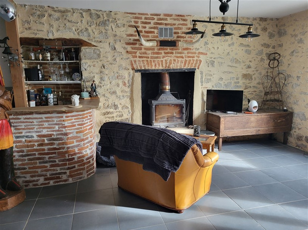For Sale Farmhouse with land near St-Léger-Magnazeix - Haute Vienne 18351