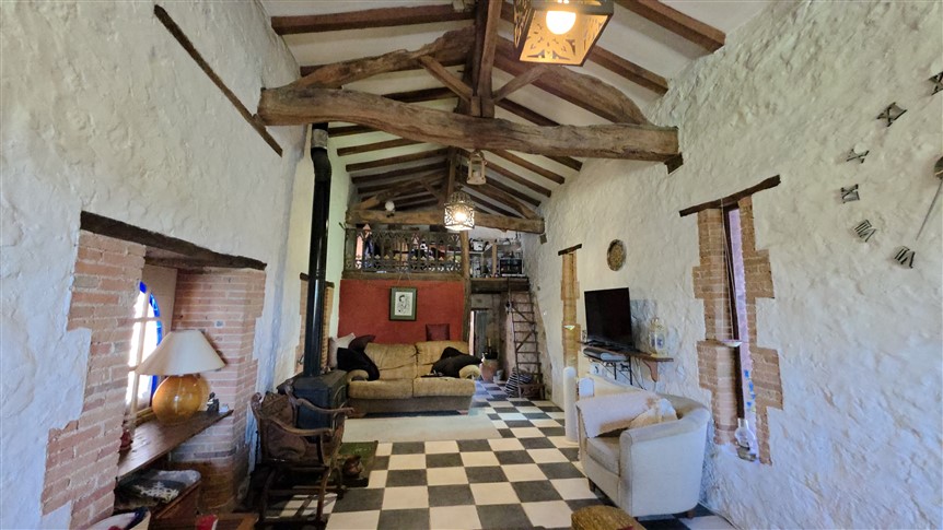 For Sale Bungalow Style House with Barn – Val D’Issoire – 87 19152