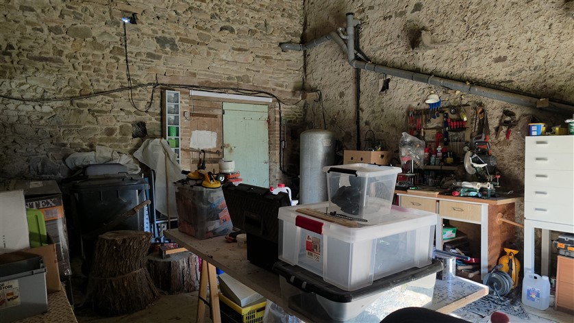 For Sale - 2 Bed House, Barn and Bread Oven set on 2228m² - St Barbant - 87 19236