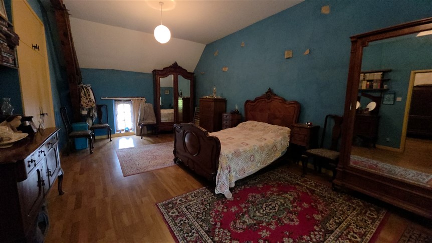 For Sale 3 Houses, 2 Barns, Gardens. Lussac-les-Églises. 87 19250