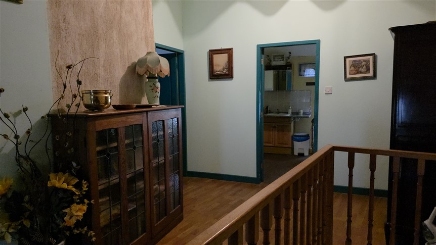 For Sale 3 Houses, 2 Barns, Gardens. Lussac-les-Églises. 87 19251