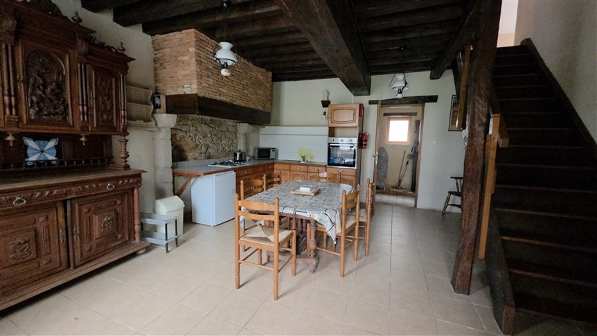 For Sale 3 Houses, 2 Barns, Gardens. Lussac-les-Églises. 87 19254