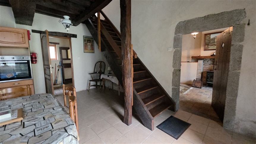 For Sale 3 Houses, 2 Barns, Gardens. Lussac-les-Églises. 87 19255