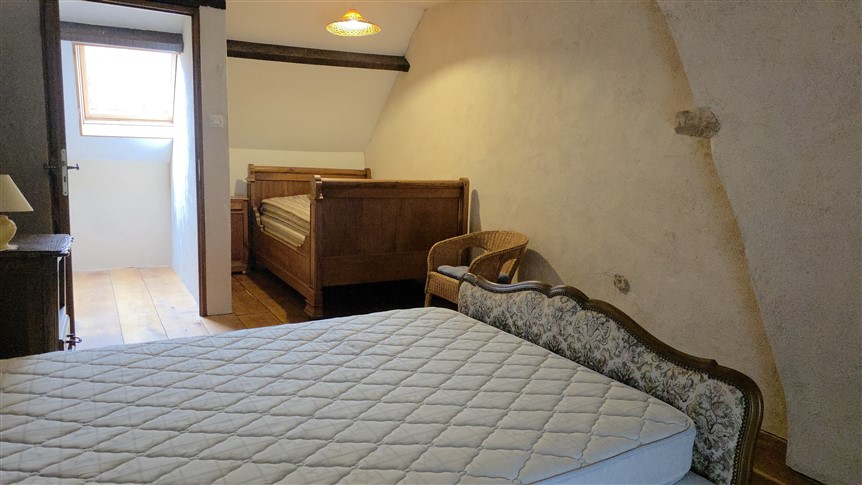 For Sale 3 Houses, 2 Barns, Gardens. Lussac-les-Églises. 87 19258