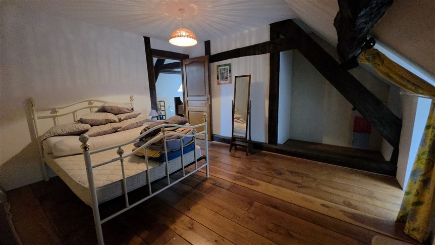 For Sale 3 Houses, 2 Barns, Gardens. Lussac-les-Églises. 87 19260