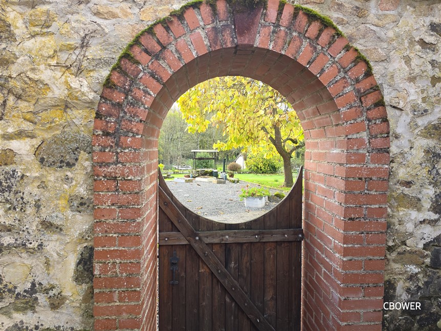 For Sale 3 Houses, 2 Barns, Gardens. Lussac-les-Églises. 87 19262