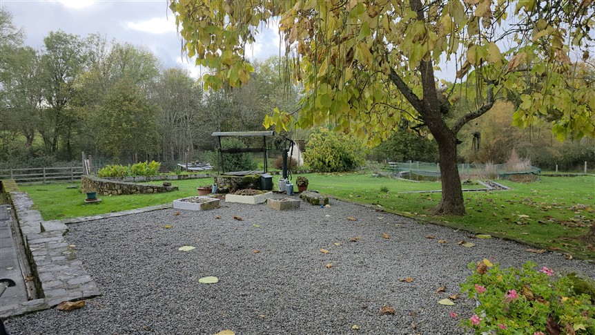 For Sale 3 Houses, 2 Barns, Gardens. Lussac-les-Églises. 87 19263