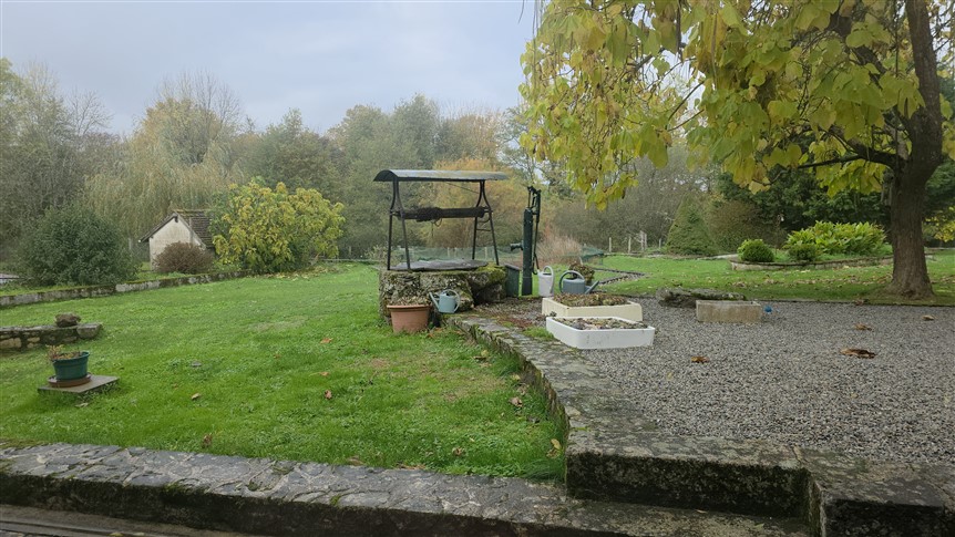 For Sale 3 Houses, 2 Barns, Gardens. Lussac-les-Églises. 87 19264