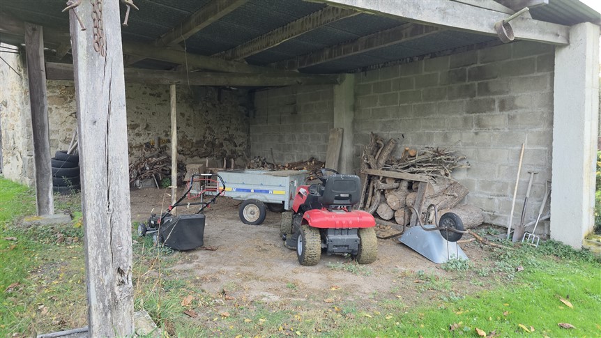 For Sale 3 Houses, 2 Barns, Gardens. Lussac-les-Églises. 87 19269