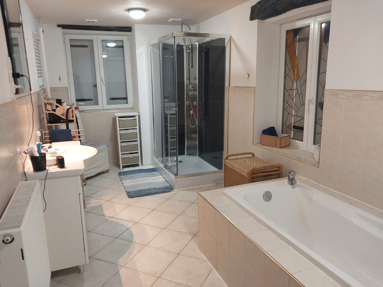 Pristine 6 Bedroom 4 with En-Suites; Home with Indoor Swimming Pool 19276