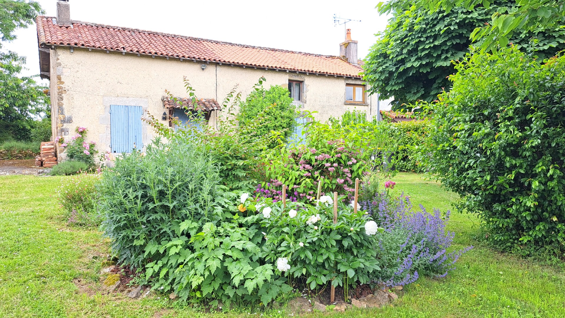 House with garden for sale in Nerignac, Nouvelle-Aquitaine 19396