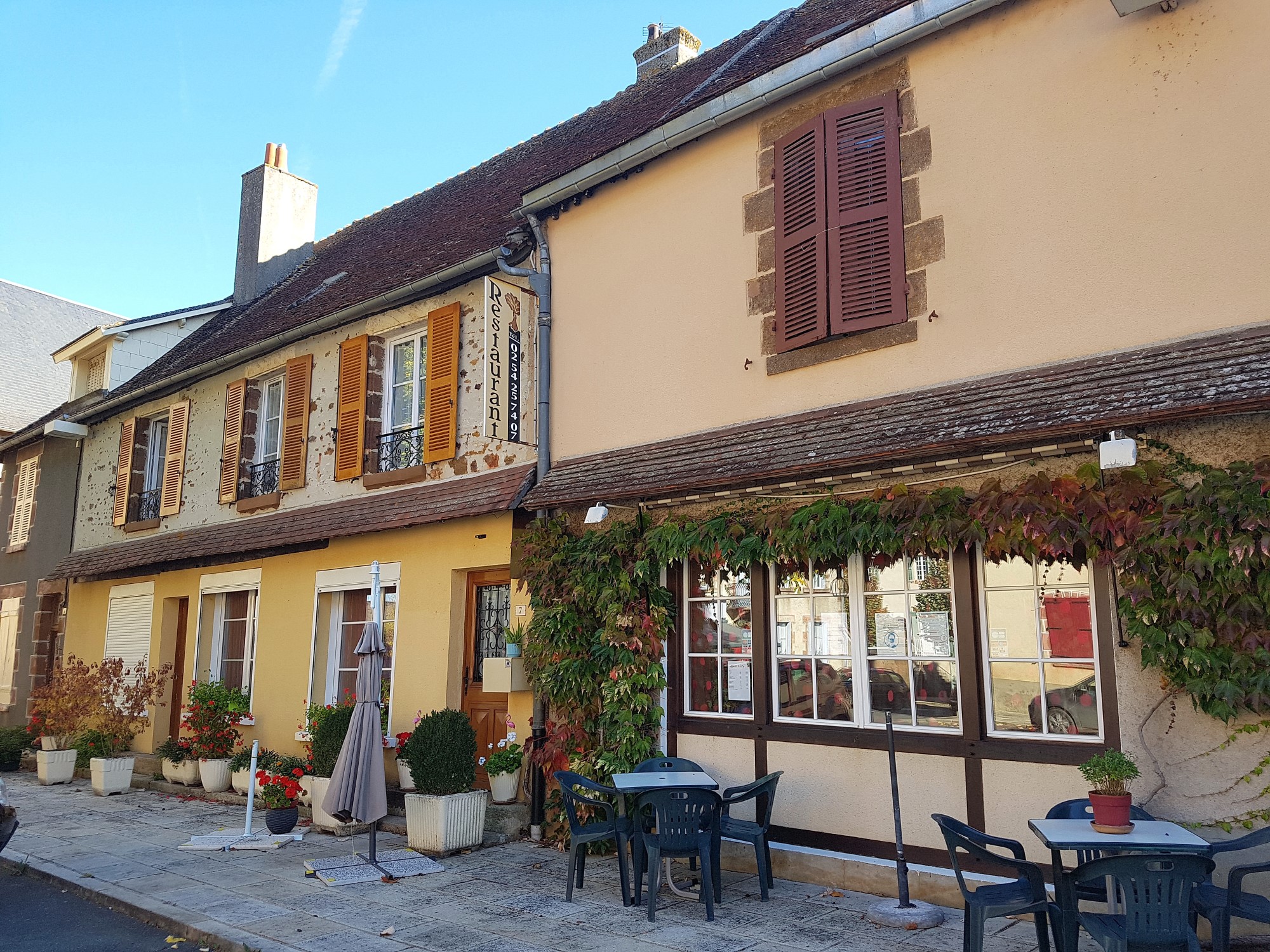 Big building with garden for sale in Chaillac, la Brenne 36 19441