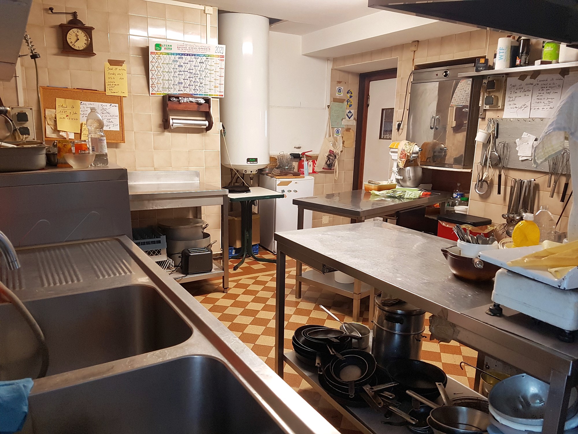 Big building with garden for sale in Chaillac, la Brenne 36 19446