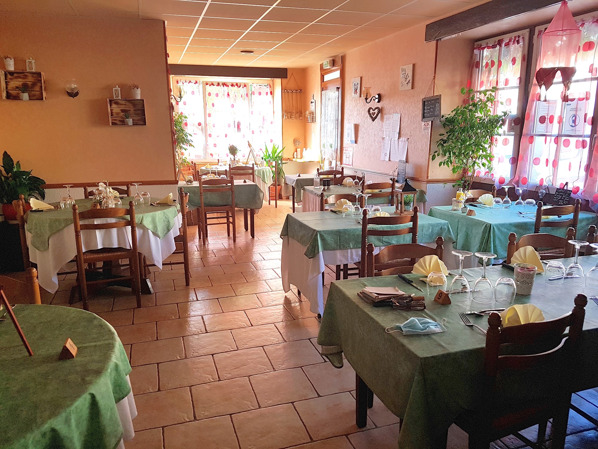 Big building with garden for sale in Chaillac, la Brenne 36 19452