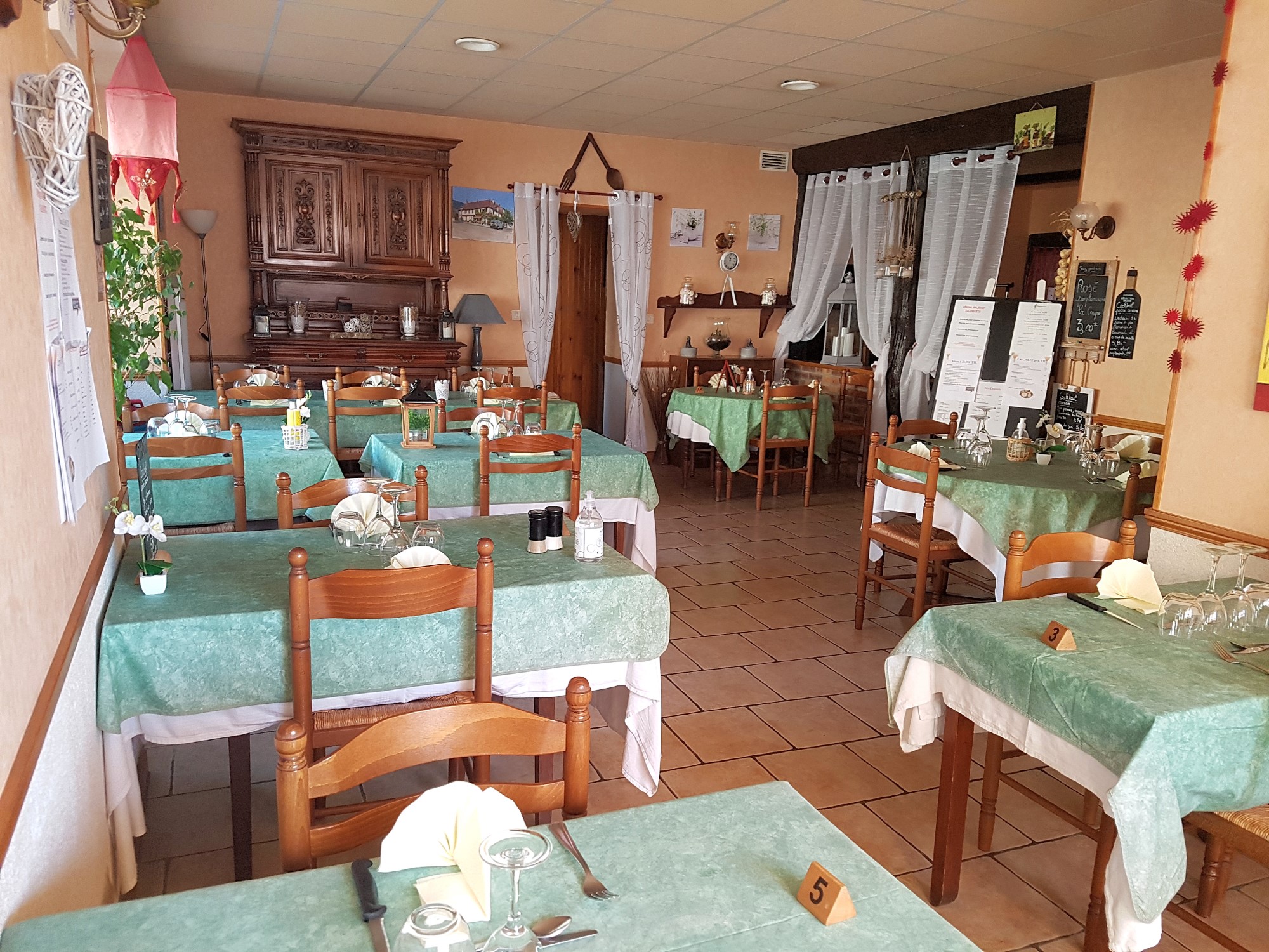 Big building with garden for sale in Chaillac, la Brenne 36 19453