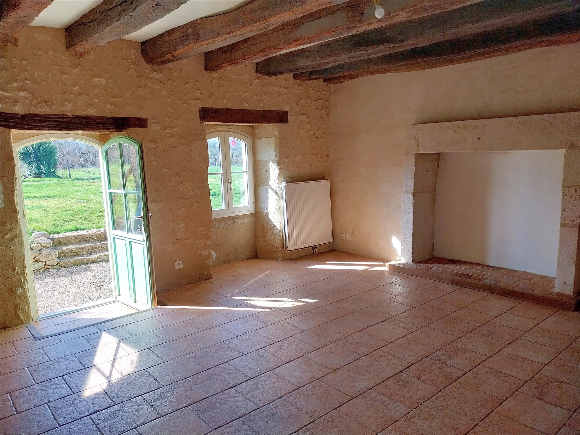 Two houses with garden for sale near Saint Savin 86 19472