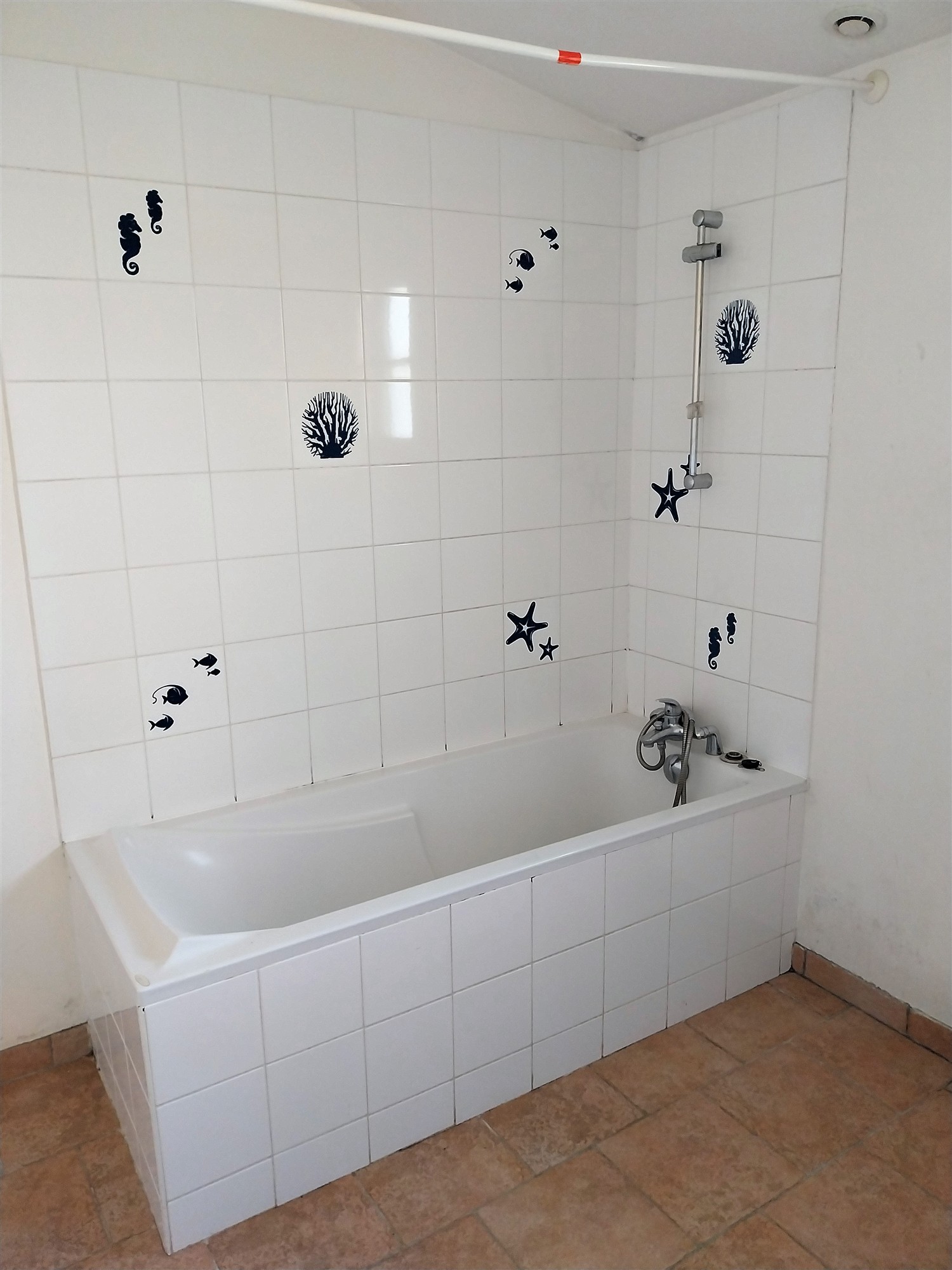 Two houses with garden for sale near Saint Savin 86 19473