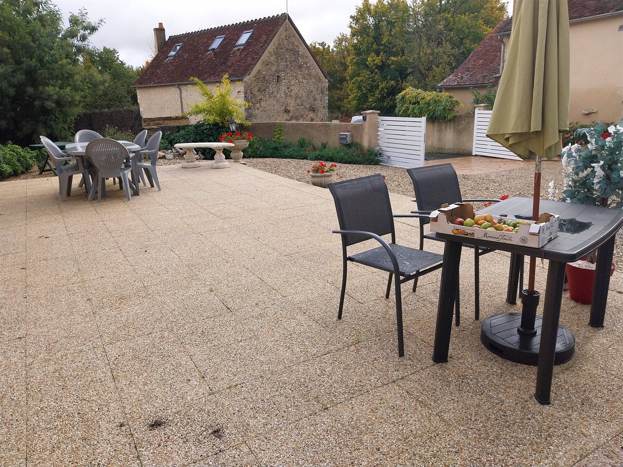 House with big outbuilding for sale near Le Blanc 36 19556