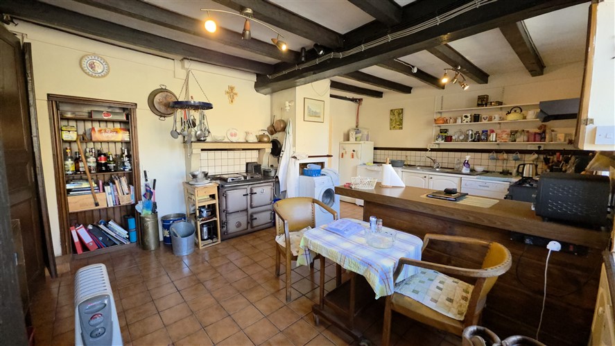 For Sale 5 Bed House with Gardens - Droux – 87 20161