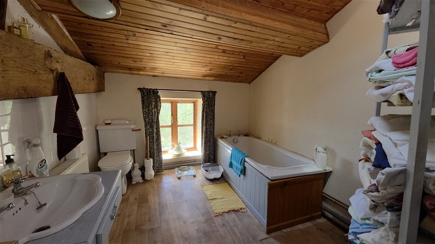 For Sale 5 Bed House with Gardens - Droux – 87 20169