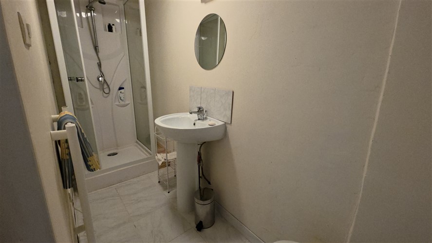 For Sale 5 Bed House with Gardens - Droux – 87 20178