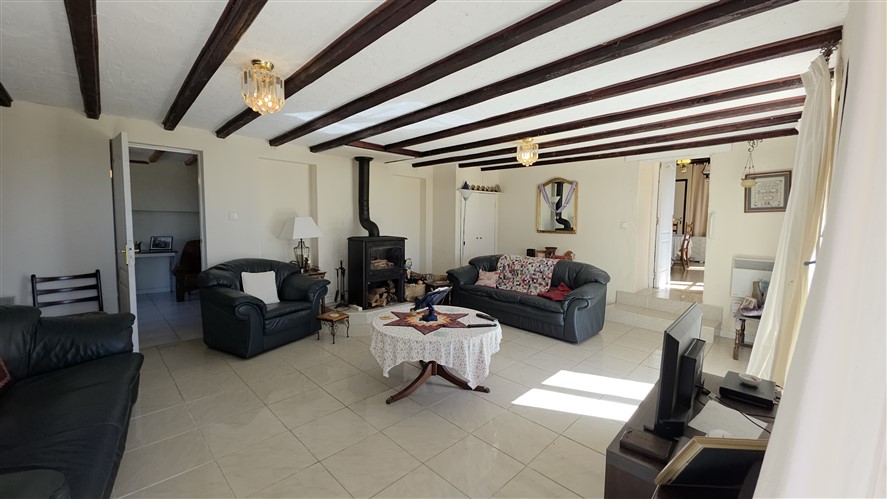 For Sale 5 Bed House with Gardens - Droux – 87 20183