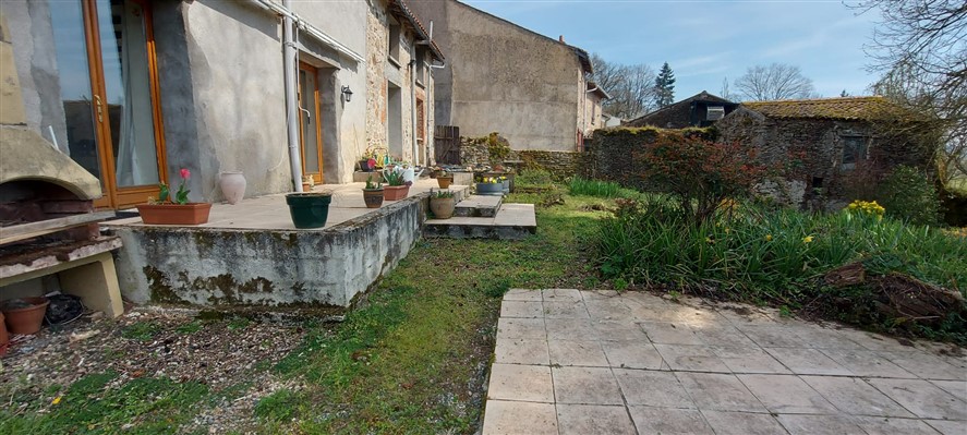 For Sale 5 Bed House with Gardens - Droux – 87 20189