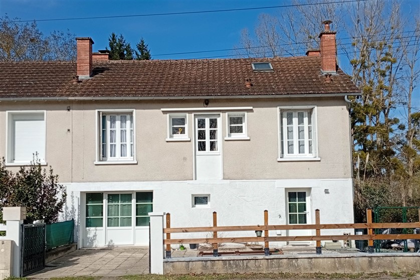 For Sale 3/4 Bed House with Garden in La Trimouille - 86 20190