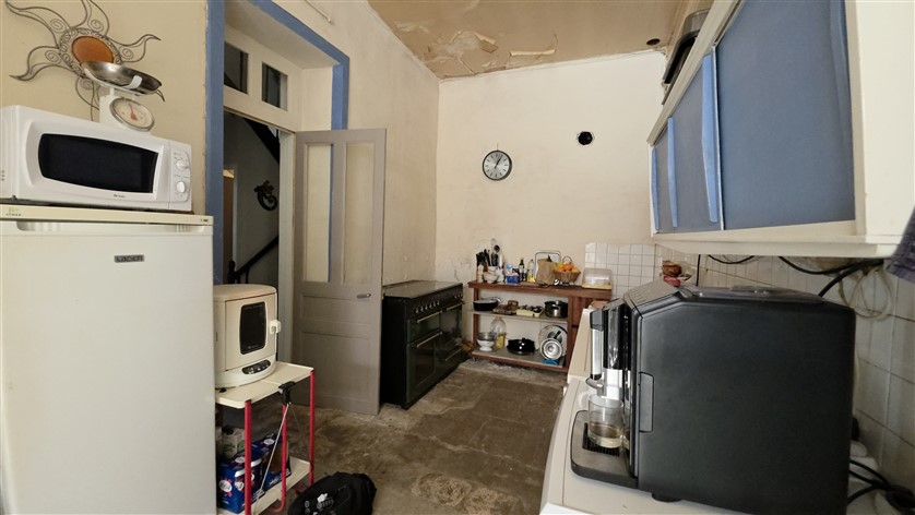 For Sale 3/4 Bed House with Hangar 20224