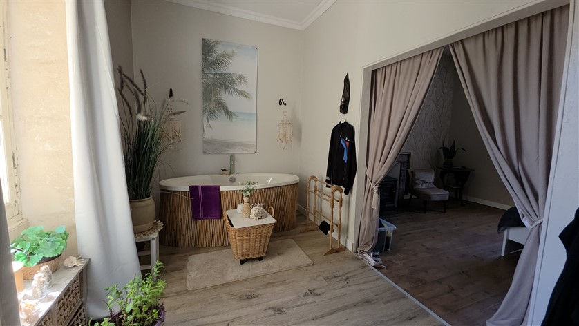 For Sale 3/4 Bed House with Hangar 20232
