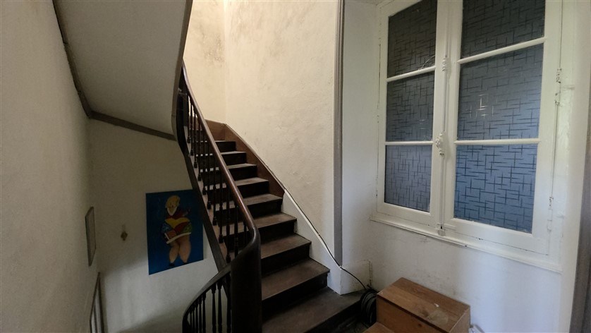 For Sale 3/4 Bed House with Hangar 20234