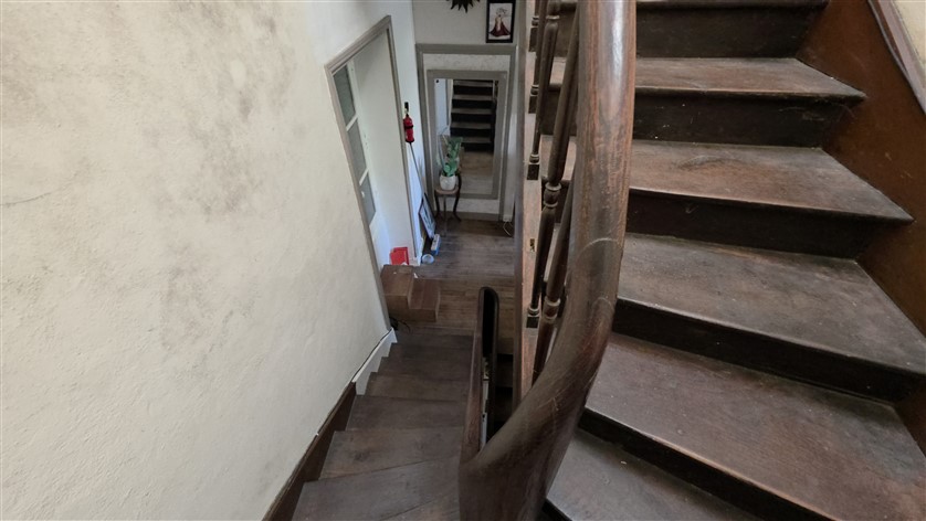For Sale 3/4 Bed House with Hangar 20238