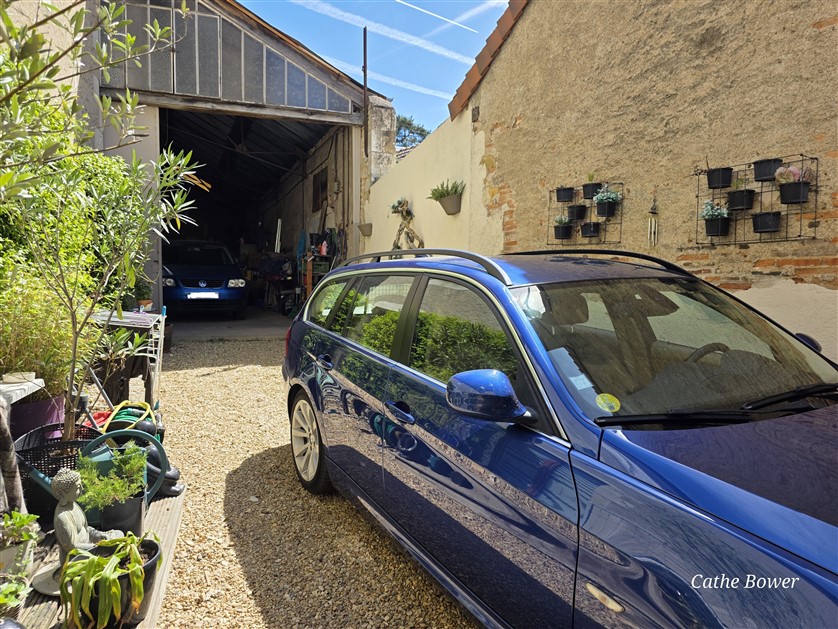 For Sale 3/4 Bed House with Hangar 20240