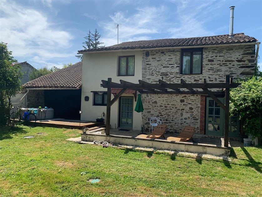 Rural House, Gite for Sale with Barn, Gardens – Le Dorat - 87 20255
