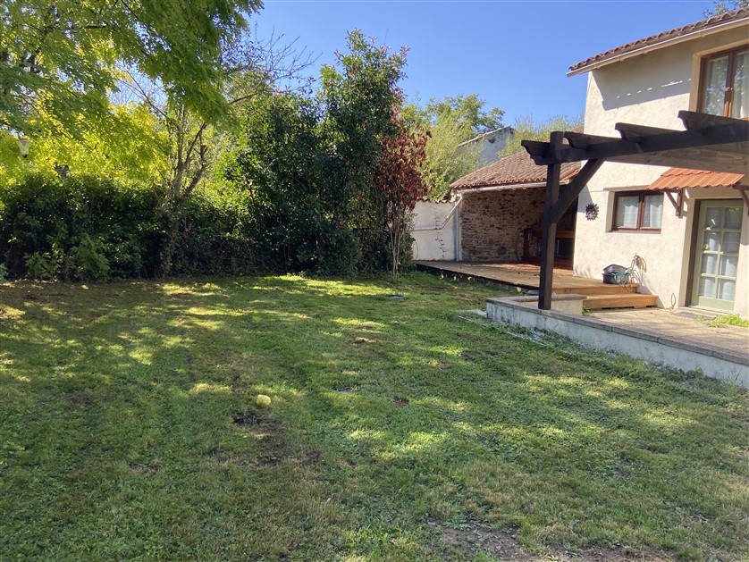 Rural House, Gite for Sale with Barn, Gardens – Le Dorat - 87 20264
