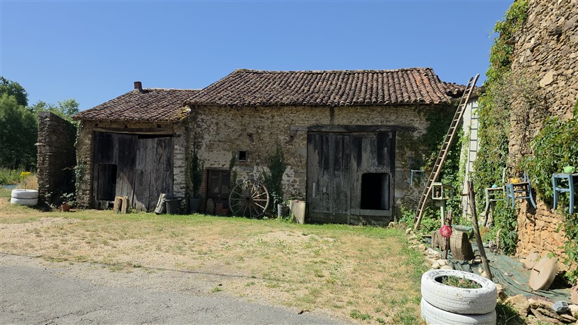 For Sale 4-Bed Country Home, Gardens, Cottage & Barns 20542