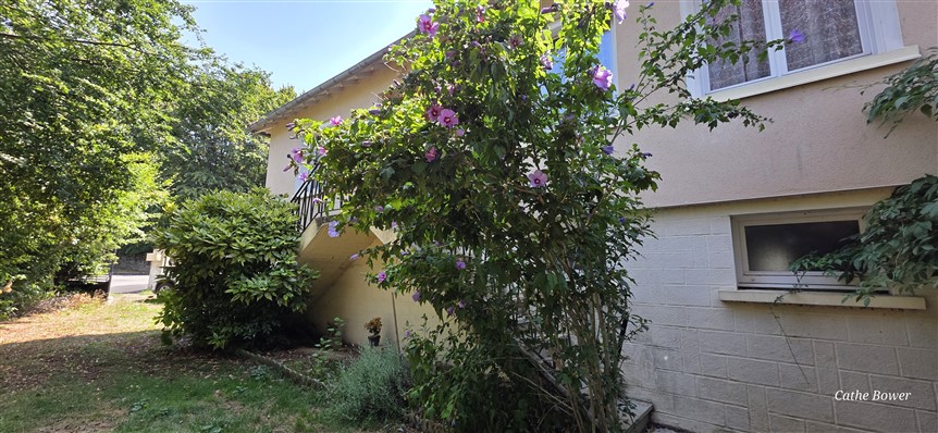 For Sale Edge of Village House - 87 - Exclusive 20620