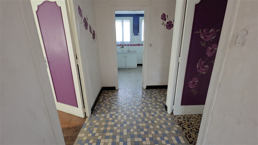 For Sale Edge of Village House - 87 - Exclusive 20621