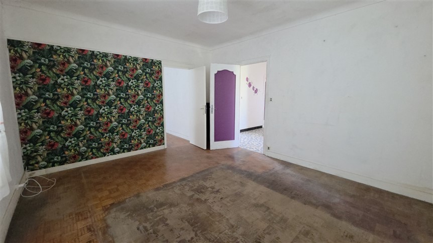 For Sale Edge of Village House - 87 - Exclusive 20623