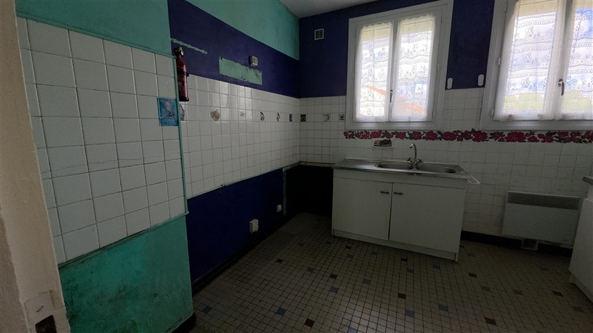For Sale Edge of Village House - 87 - Exclusive 20625