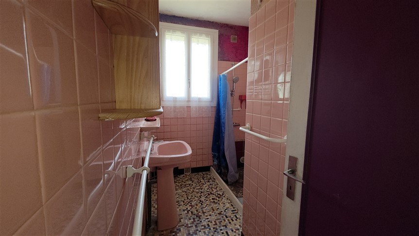 For Sale Edge of Village House - 87 - Exclusive 20627