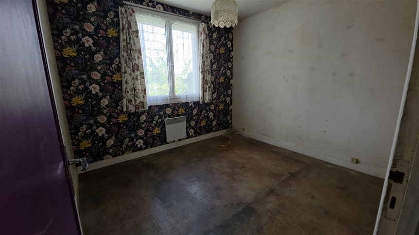 For Sale Edge of Village House - 87 - Exclusive 20628
