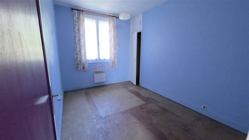 For Sale Edge of Village House - 87 - Exclusive 20630