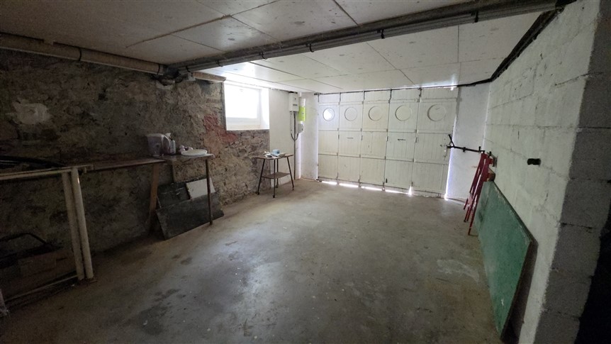 For Sale Edge of Village House - 87 - Exclusive 20633