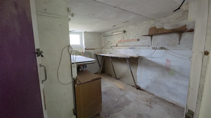 For Sale Edge of Village House - 87 - Exclusive 20635