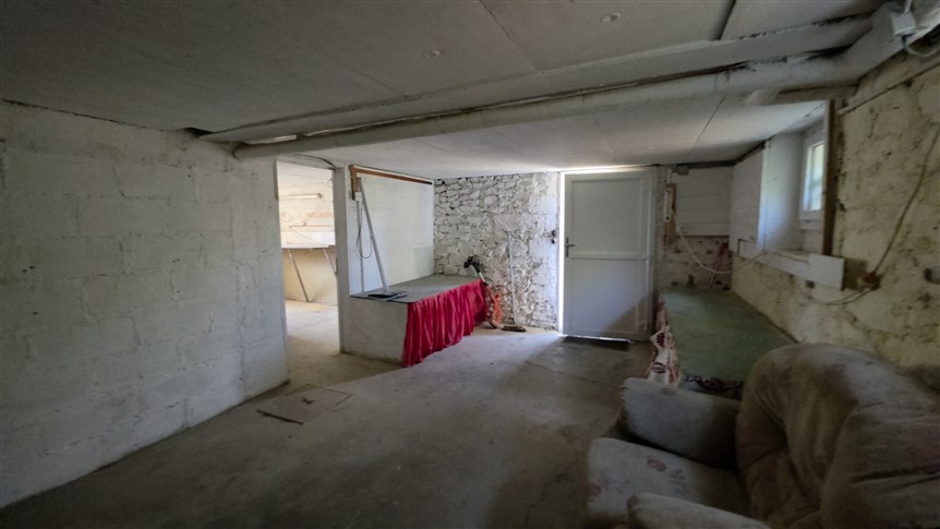 For Sale Edge of Village House - 87 - Exclusive 20636