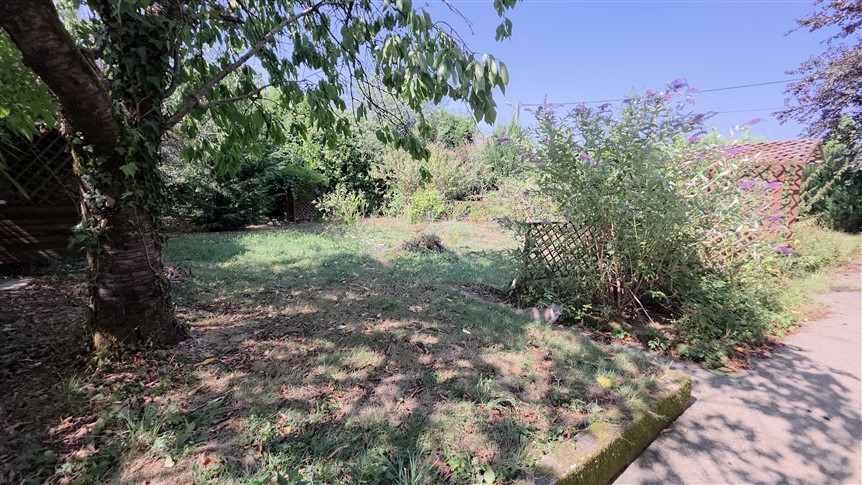 For Sale Edge of Village House - 87 - Exclusive 20637